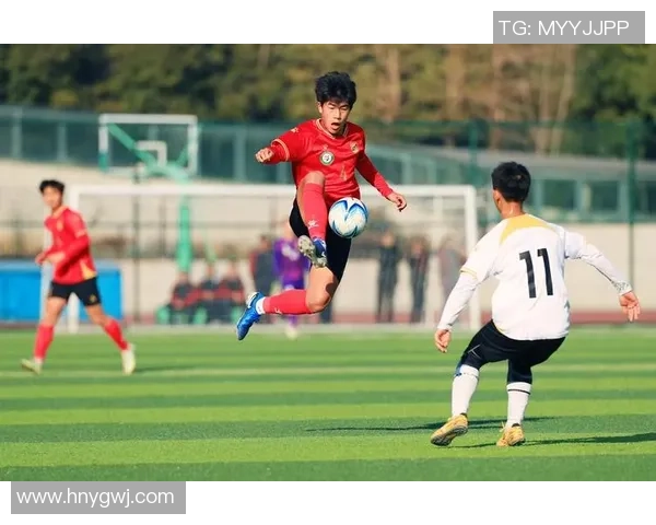 四大足球传奇巨星名字解析 看他们如何在绿茵场上书写辉煌篇章