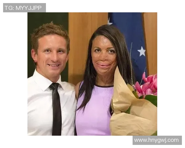 足球明星的爱情故事与伴侣生活揭秘 穿越绿茵场的情感纠葛与心灵碰撞