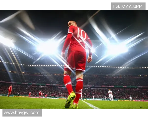 足球无冕之王：那些未曾捧起金杯却足以载入史册的传奇人物