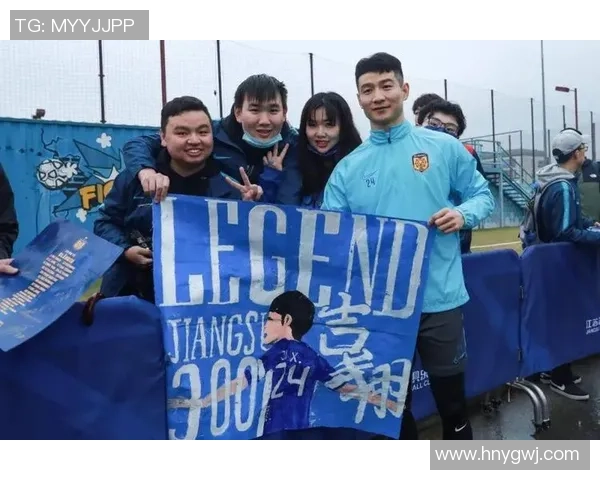 足球球星亲笔签名珍藏价值与球迷热情互动深度解析